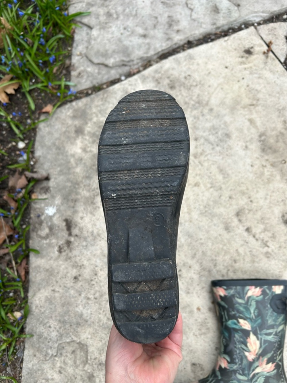 Target Floral Rain Boots, size 9 - Picture 12 of 13